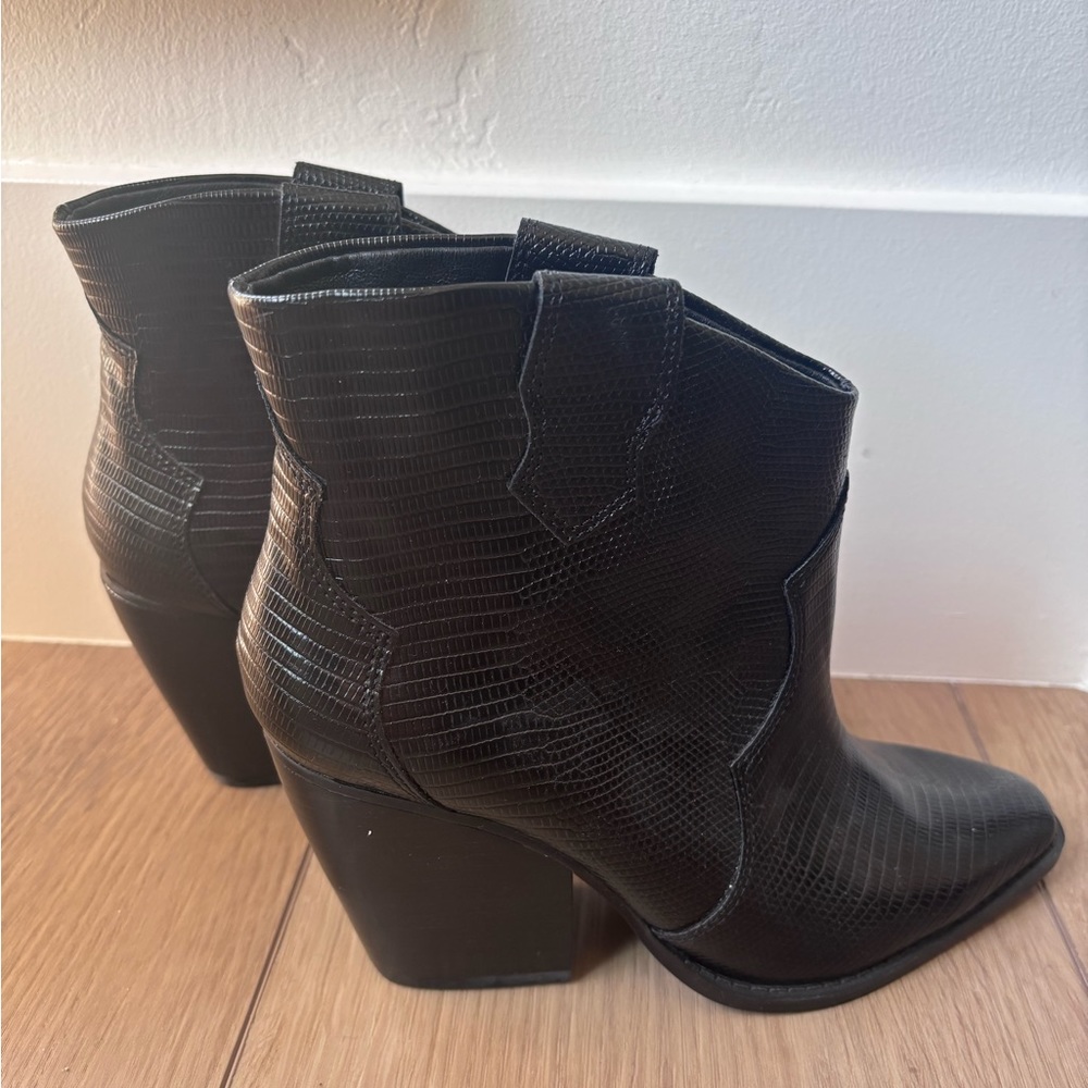 Black Chinese Laundry LA Boots